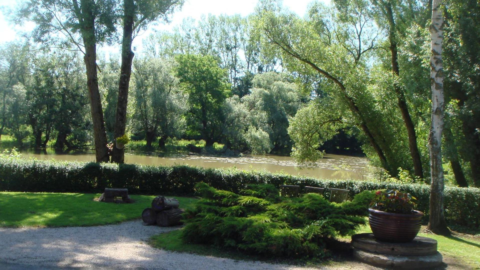 Moulin De Bourgchateau Louhans Luaran gambar